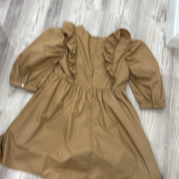 En Saison Tan Dress with Ruffles SIZE Medium like new - Picture 7 of 7